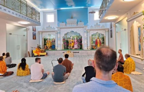 Swami Maheshvaranand 2