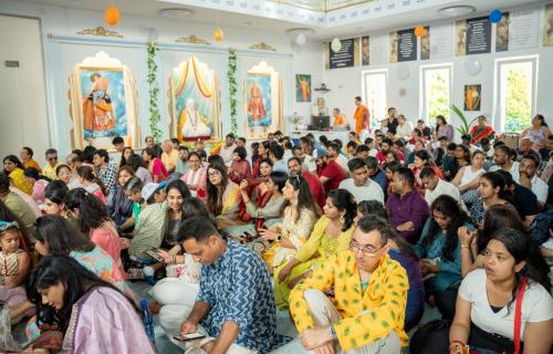 Krishna Janmashtami 2025 - crowd