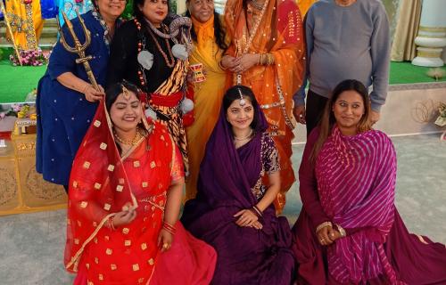 2026 Yogi Jairam Leela performers with Sushri Gopeshwari Devi